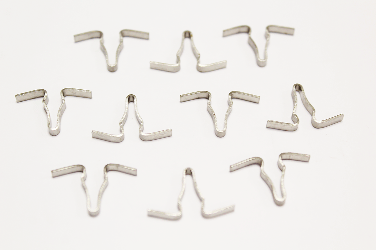 Federclip Dichtstreifen Motorhaube / Kühlermaske Serie