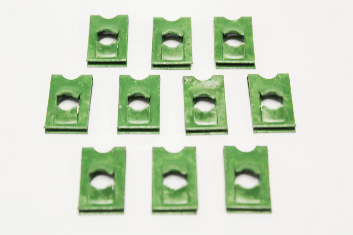 Blechmutter Kotflügel / Spritzwand Defender