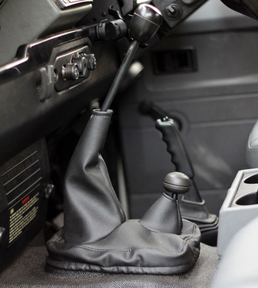 Schalthebelmanschette & Handbremshebelmanschette (für LT77 und R380 Getriebe) schwarzes Vinyl