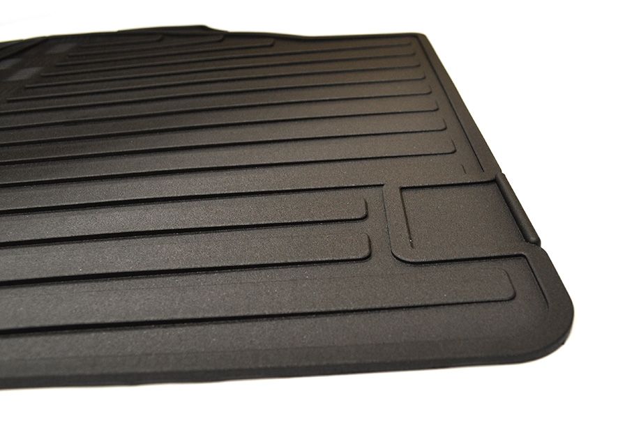 Fußmatten (Paar) vorne Defender (mit LT77 und R380 Getriebe)