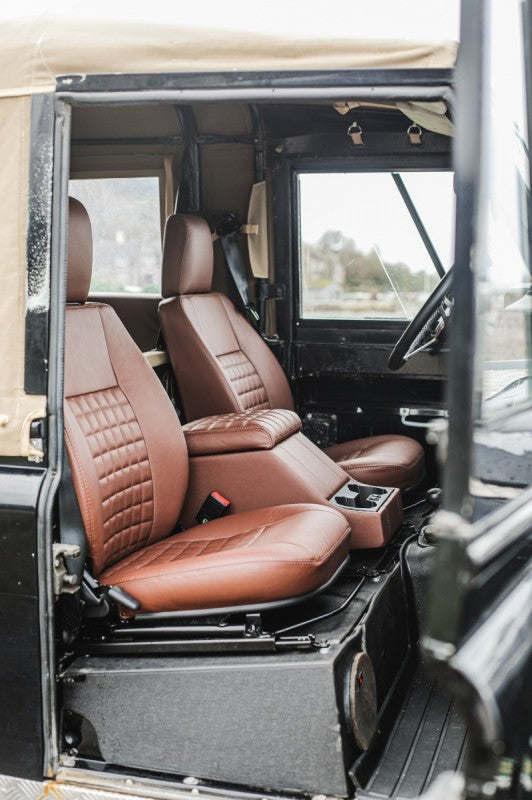 Defender Frontsitze & Cubby Box "COOL N VINTAGE CHESTNUT PACKAGE" (beheizt)