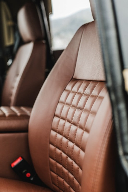 Defender Frontsitze & Cubby Box "COOL N VINTAGE CHESTNUT PACKAGE" (beheizt)