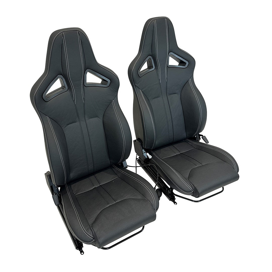 Defender Sportsitze (Paar) beheizt (schwarzes Leder, weiße Naht)