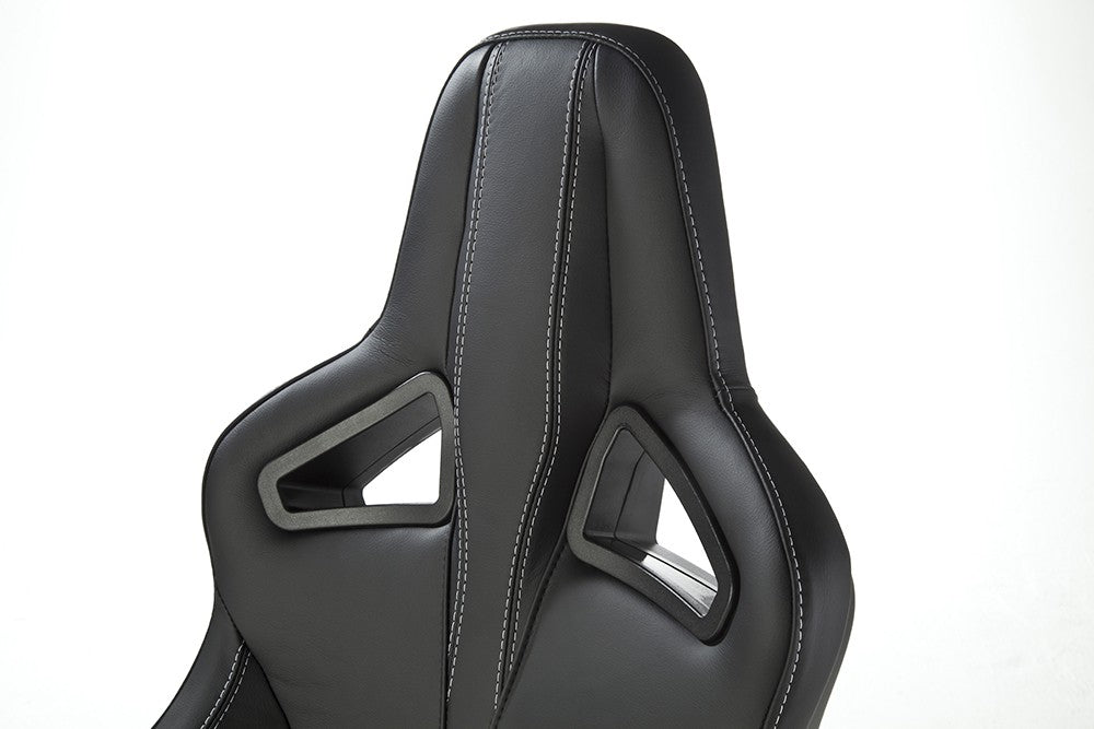 Defender Sportsitze (Paar) beheizt (schwarzes Leder, schwarze Naht)