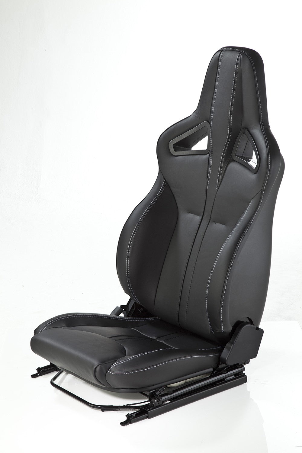 Defender Sportsitze (Paar) beheizt (schwarzes Leder, schwarze Naht)