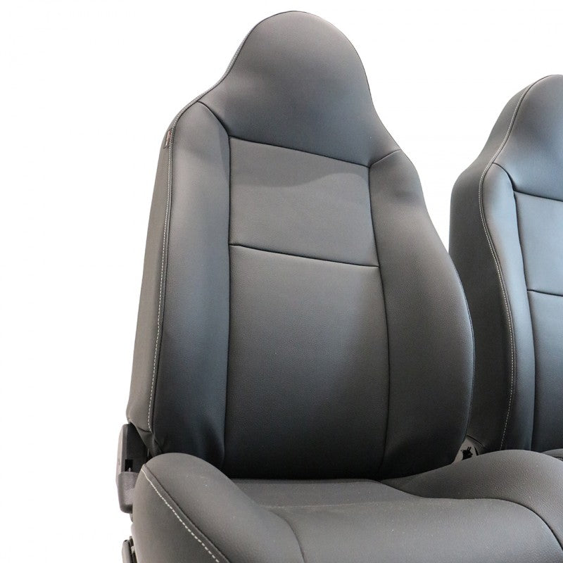 Defender "County" Frontsitze (Paar) beheizt (schwarzes Leder, weiße Naht)