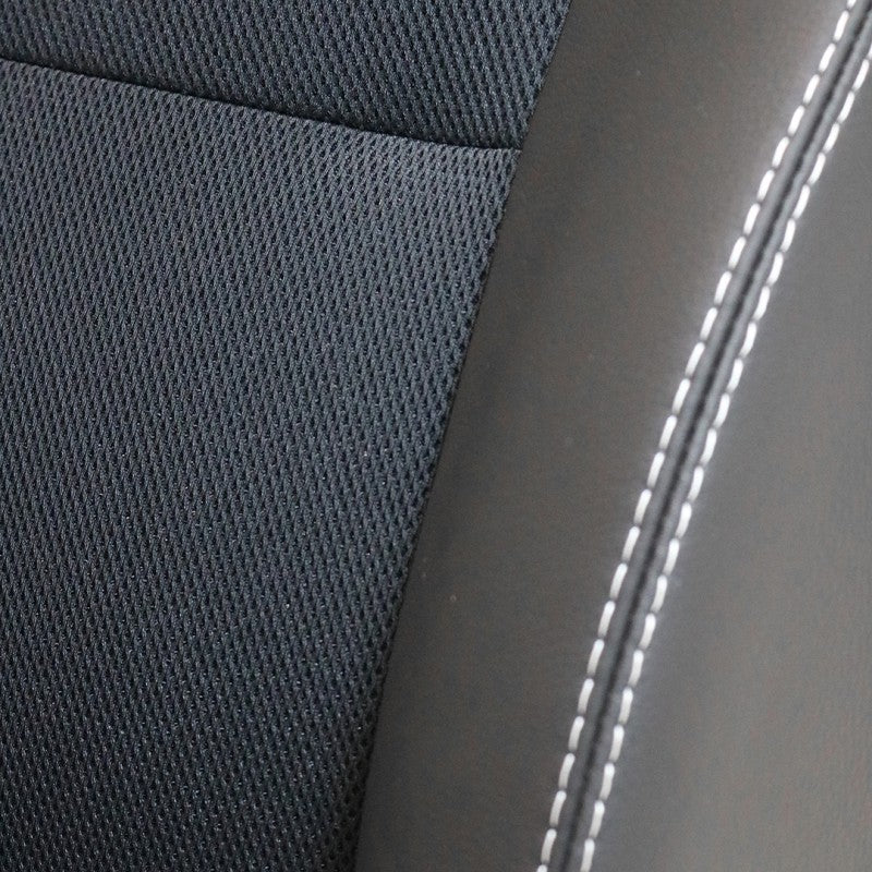 Defender "County XS" Frontsitze (Paar) beheizt (schwarzes Leder, schwarzer Stoff)