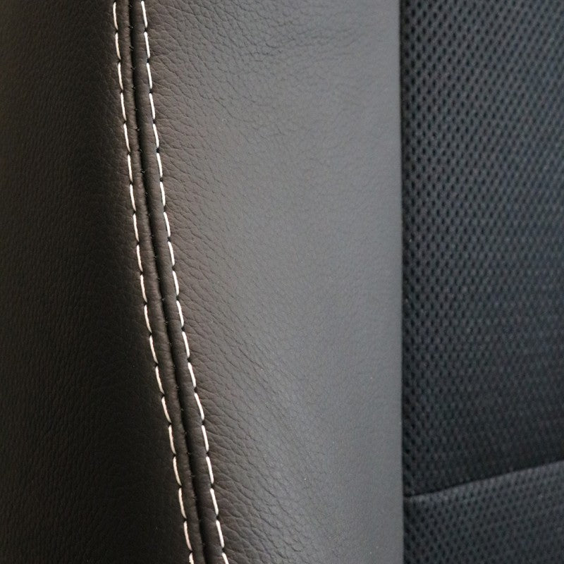 Defender "County XS" Frontsitze (Paar) beheizt (schwarzes Leder, schwarzer Stoff)