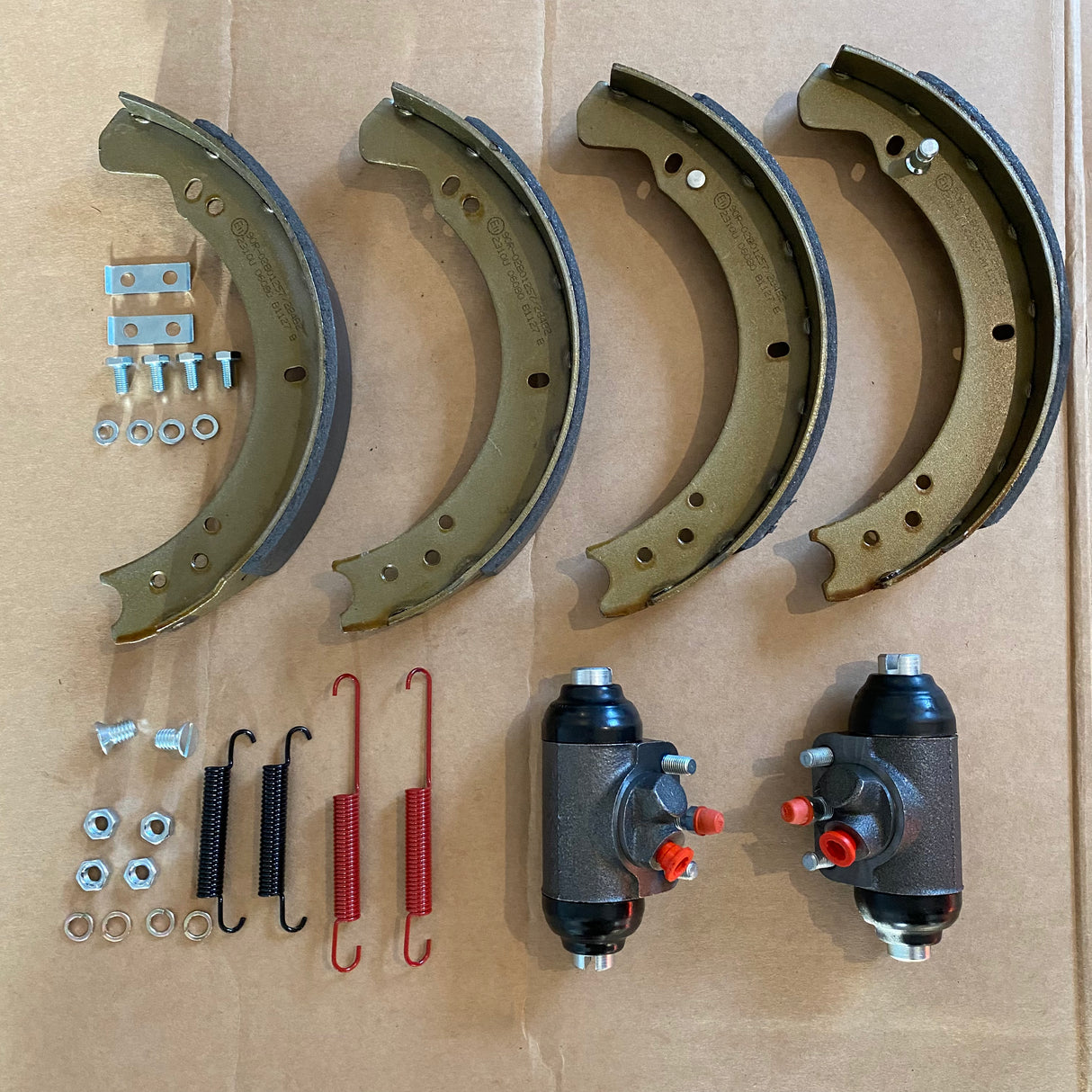 Brems-Kit vorne OEM (88"SWB bis Juni 1980)