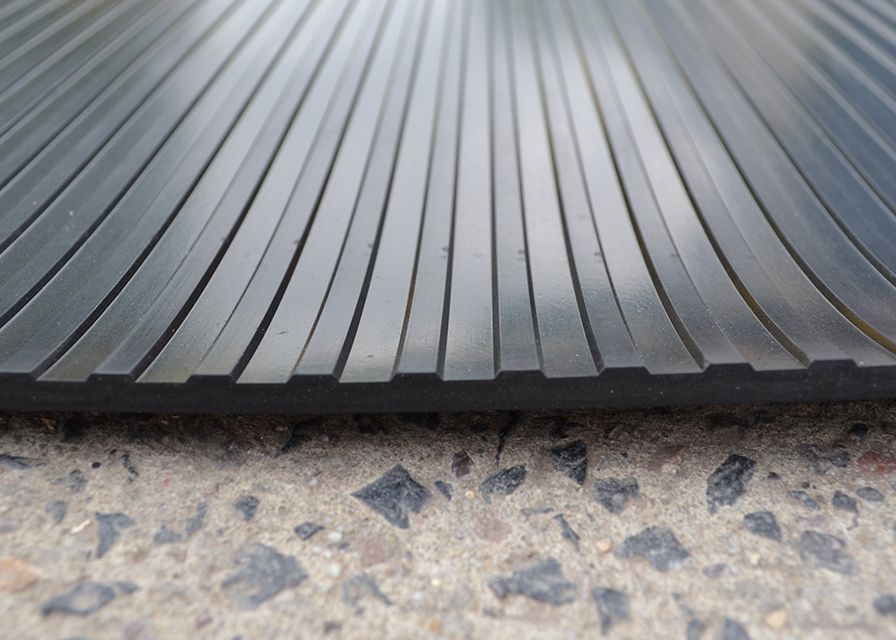 Serie 109 & Defender 110 Fußmatte Ladefläche "Heavy Duty" (6mm)