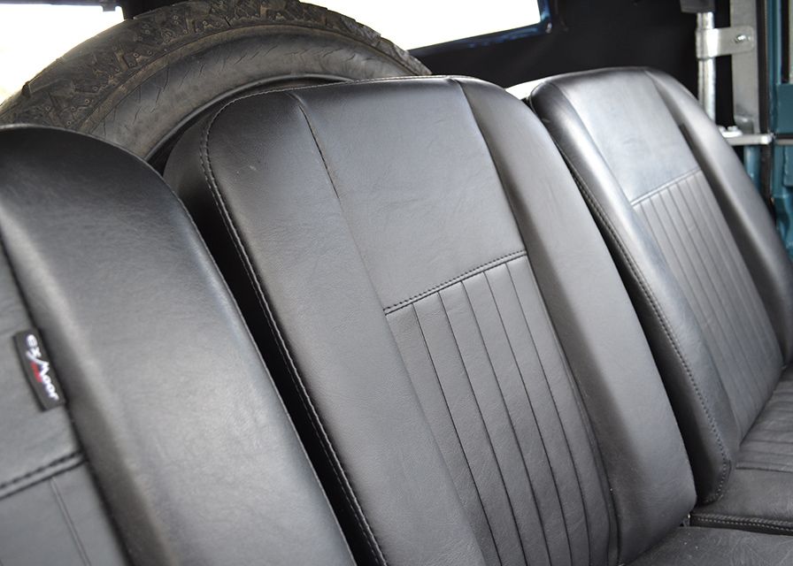 Serie 2 & 3 Frontsitz-Set Deluxe "Black Vinyl"