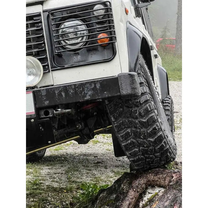 Höherlegungsfahrwerk TREKFINDER für LAND ROVER Defender 110 mit TREKFINDER RAID Dämpfer +40 Millimeter Höherlegung